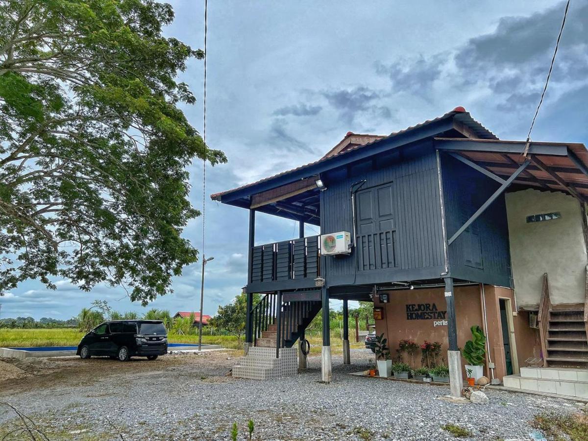 Kejora Homestay Кангар Экстерьер фото