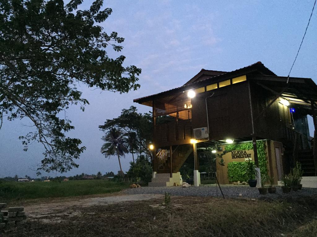 Kejora Homestay Кангар Экстерьер фото